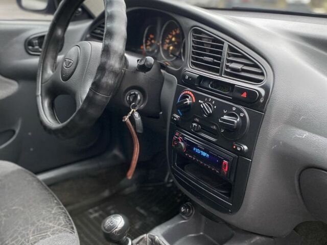 Красный Дэу Сенс, объемом двигателя 1.5 л и пробегом 350 тыс. км за 1399 $, фото 5 на Automoto.ua