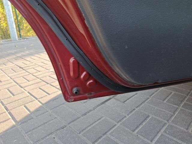 Червоний Деу Сенс, об'ємом двигуна 1.5 л та пробігом 260 тис. км за 1900 $, фото 16 на Automoto.ua