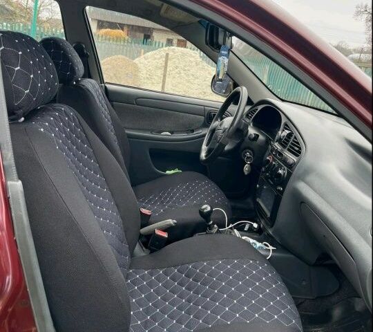 Червоний Деу Сенс, об'ємом двигуна 1.5 л та пробігом 115 тис. км за 2800 $, фото 4 на Automoto.ua