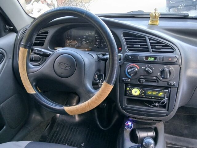 Красный Дэу Сенс, объемом двигателя 1.5 л и пробегом 375 тыс. км за 2477 $, фото 8 на Automoto.ua