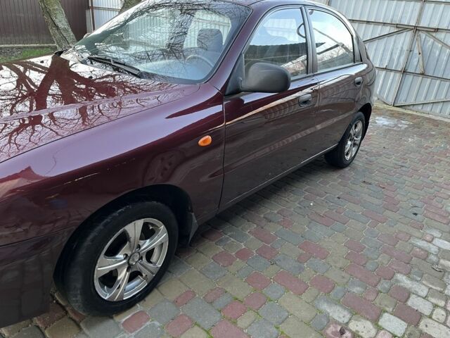 Красный Дэу Сенс, объемом двигателя 1.5 л и пробегом 100 тыс. км за 2900 $, фото 1 на Automoto.ua