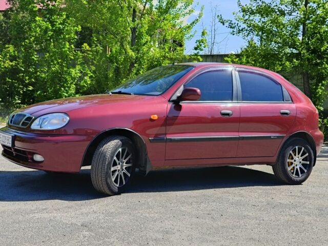 Красный Дэу Сенс, объемом двигателя 1.5 л и пробегом 122 тыс. км за 3400 $, фото 1 на Automoto.ua