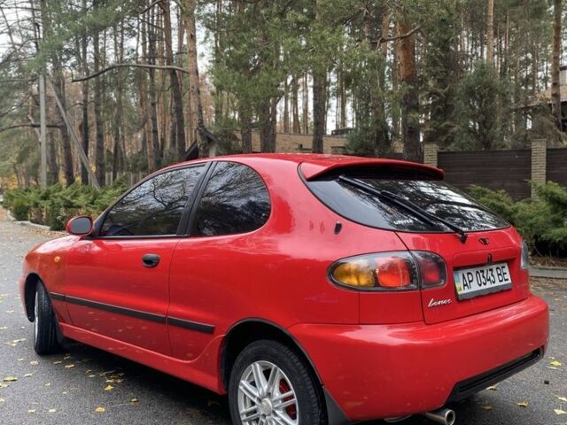 Деу Сенс 2003 у Синельниковом на Automoto.ua Червоний Деу Сенс, об'ємом двигуна 1.6 л та пробігом 235 тис. км за 2550 $, фото 2 на Automoto.ua