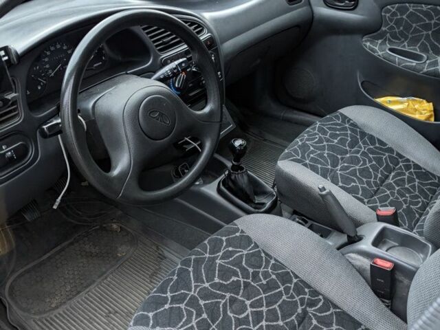 Красный Дэу Сенс, объемом двигателя 1.5 л и пробегом 174 тыс. км за 2700 $, фото 4 на Automoto.ua