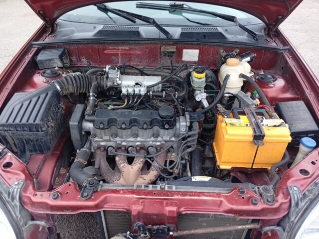 Червоний Деу Сенс, об'ємом двигуна 1.5 л та пробігом 307 тис. км за 1550 $, фото 5 на Automoto.ua