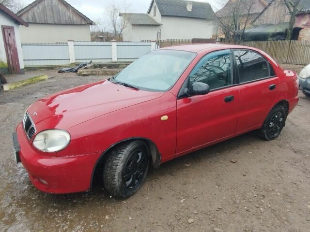 Красный Дэу Сенс, объемом двигателя 1.3 л и пробегом 365 тыс. км за 1300 $, фото 1 на Automoto.ua