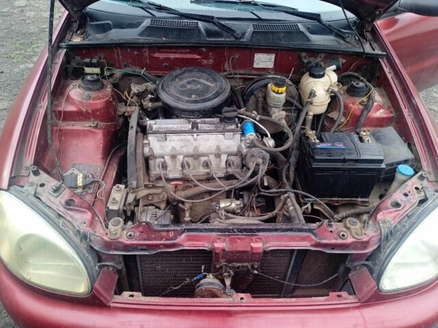 Красный Дэу Сенс, объемом двигателя 1.3 л и пробегом 777 тыс. км за 1350 $, фото 2 на Automoto.ua