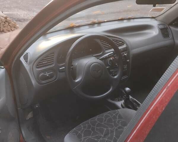 Красный Дэу Сенс, объемом двигателя 0 л и пробегом 170 тыс. км за 1100 $, фото 2 на Automoto.ua