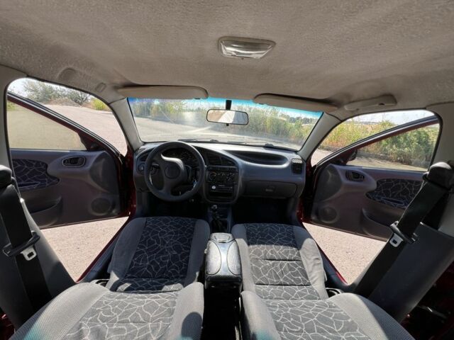 Деу Сенс 2003 у Одесі на Automoto.ua Червоний Деу Сенс, об'ємом двигуна 1.5 л та пробігом 383 тис. км за 1999 $, фото 5 на Automoto.ua