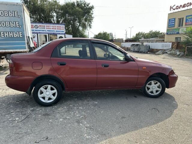 Красный Дэу Сенс, объемом двигателя 1.5 л и пробегом 220 тыс. км за 2299 $, фото 4 на Automoto.ua