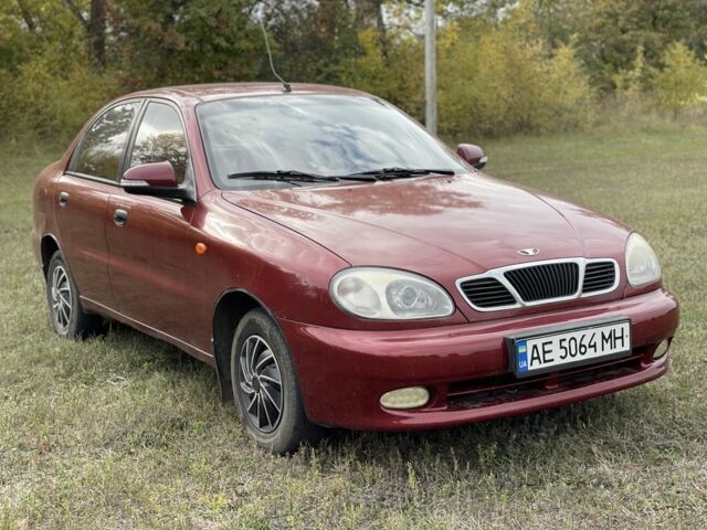 Красный Дэу Сенс, объемом двигателя 1.5 л и пробегом 250 тыс. км за 2400 $, фото 1 на Automoto.ua