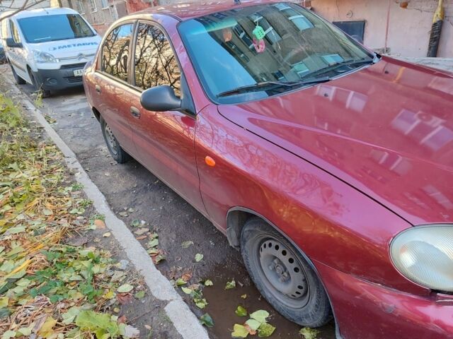 Красный Дэу Сенс, объемом двигателя 1.5 л и пробегом 315 тыс. км за 1000 $, фото 1 на Automoto.ua