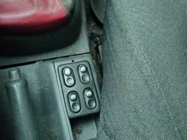 Червоний Деу Сенс, об'ємом двигуна 2 л та пробігом 350 тис. км за 2100 $, фото 8 на Automoto.ua