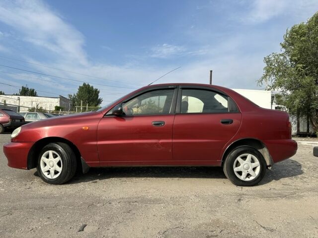 Красный Дэу Сенс, объемом двигателя 1.5 л и пробегом 220 тыс. км за 2299 $, фото 1 на Automoto.ua