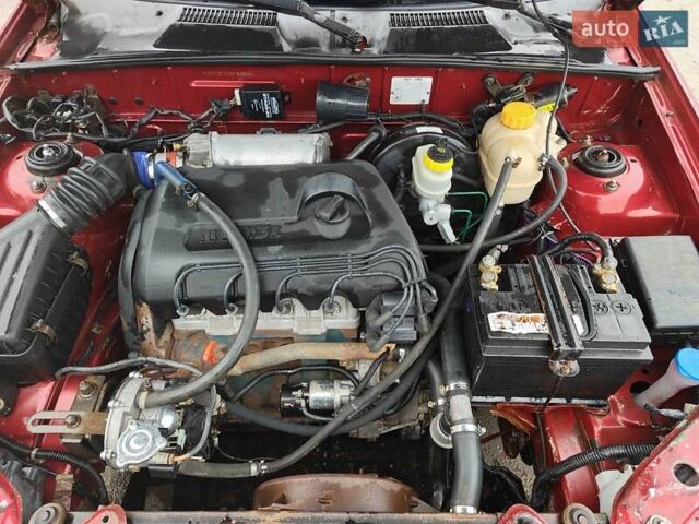 Червоний Деу Сенс, об'ємом двигуна 1.3 л та пробігом 300 тис. км за 1460 $, фото 2 на Automoto.ua