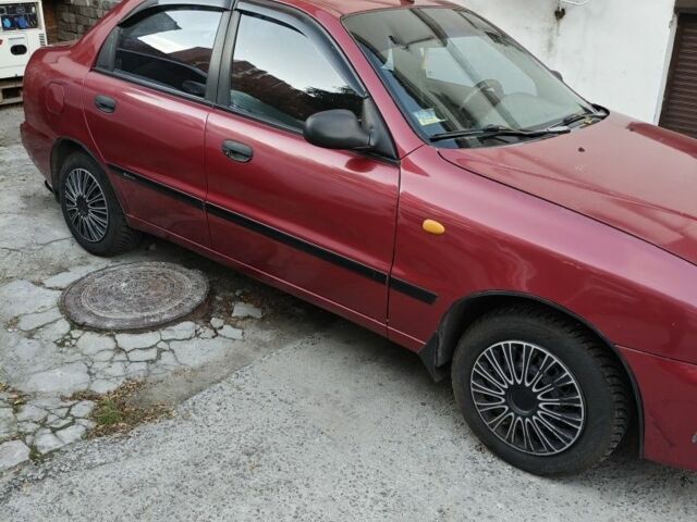 Дэу Сенс 2003 в Днепре (Днепропетровске) на Automoto.ua Красный Дэу Сенс, объемом двигателя 1.5 л и пробегом 220 тыс. км за 2877 $, фото 2 на Automoto.ua
