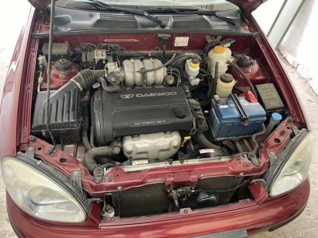 Червоний Деу Сенс, об'ємом двигуна 1.6 л та пробігом 165 тис. км за 2999 $, фото 5 на Automoto.ua