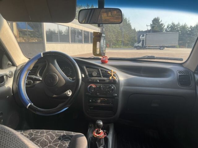 Красный Дэу Сенс, объемом двигателя 1.5 л и пробегом 278 тыс. км за 2300 $, фото 5 на Automoto.ua