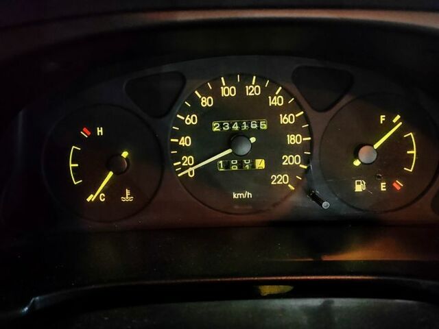 Червоний Деу Сенс, об'ємом двигуна 1.3 л та пробігом 234 тис. км за 2500 $, фото 2 на Automoto.ua