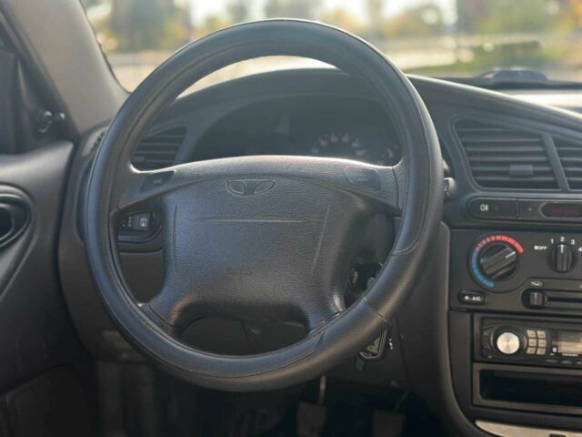 Дэу Сенс 2004 в Днепре (Днепропетровске) на Automoto.ua Красный Дэу Сенс, объемом двигателя 1.6 л и пробегом 219 тыс. км за 2900 $, фото 12 на Automoto.ua