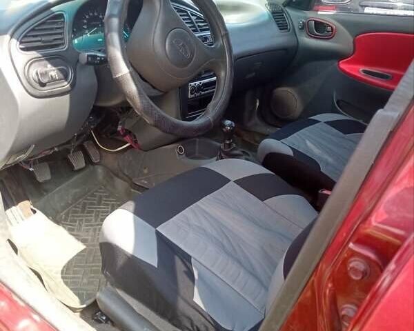 Красный Дэу Сенс, объемом двигателя 1.3 л и пробегом 240 тыс. км за 1700 $, фото 4 на Automoto.ua