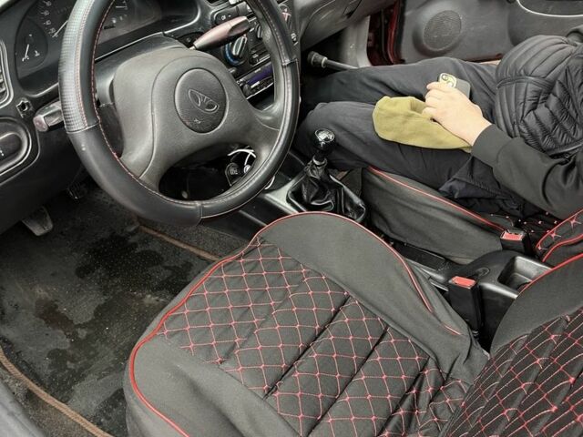 Червоний Деу Сенс, об'ємом двигуна 1.3 л та пробігом 200 тис. км за 1250 $, фото 6 на Automoto.ua
