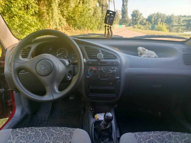 Красный Дэу Сенс, объемом двигателя 1.5 л и пробегом 135 тыс. км за 2300 $, фото 3 на Automoto.ua