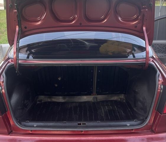 Червоний Деу Сенс, об'ємом двигуна 1.3 л та пробігом 166 тис. км за 2100 $, фото 4 на Automoto.ua