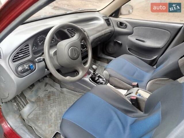 Красный Дэу Сенс, объемом двигателя 1.3 л и пробегом 101 тыс. км за 1500 $, фото 4 на Automoto.ua