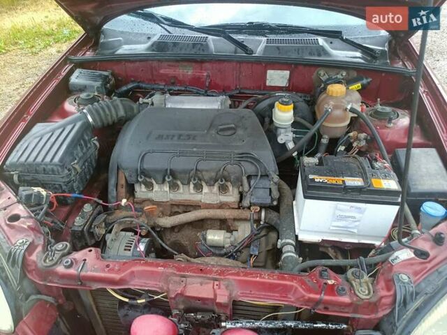 Красный Дэу Сенс, объемом двигателя 1.3 л и пробегом 275 тыс. км за 1500 $, фото 2 на Automoto.ua