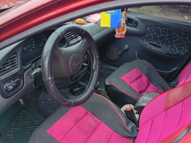 Красный Дэу Сенс, объемом двигателя 1.3 л и пробегом 165 тыс. км за 2000 $, фото 3 на Automoto.ua