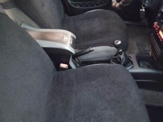 Деу Сенс 2005 у Одесі на Automoto.ua Червоний Деу Сенс, об'ємом двигуна 1.5 л та пробігом 257 тис. км за 2000 $, фото 8 на Automoto.ua