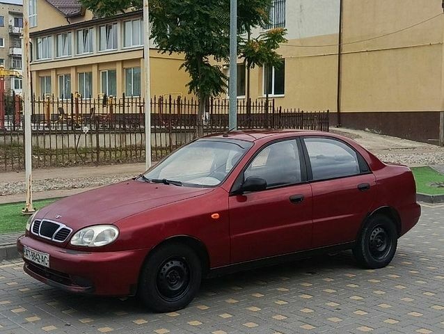 Красный Дэу Сенс, объемом двигателя 1.3 л и пробегом 350 тыс. км за 1450 $, фото 2 на Automoto.ua