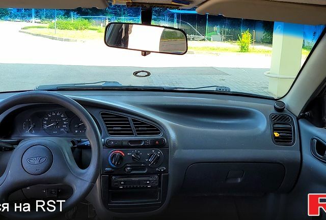 Красный Дэу Сенс, объемом двигателя 1.3 л и пробегом 200 тыс. км за 1300 $, фото 4 на Automoto.ua