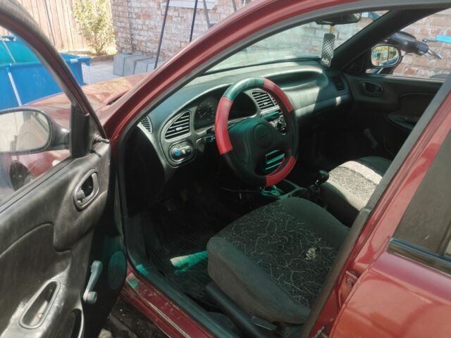 Деу Сенс 2005 у Никополе на Automoto.ua Червоний Деу Сенс, об'ємом двигуна 1.3 л та пробігом 350 тис. км за 1500 $, фото 1 на Automoto.ua