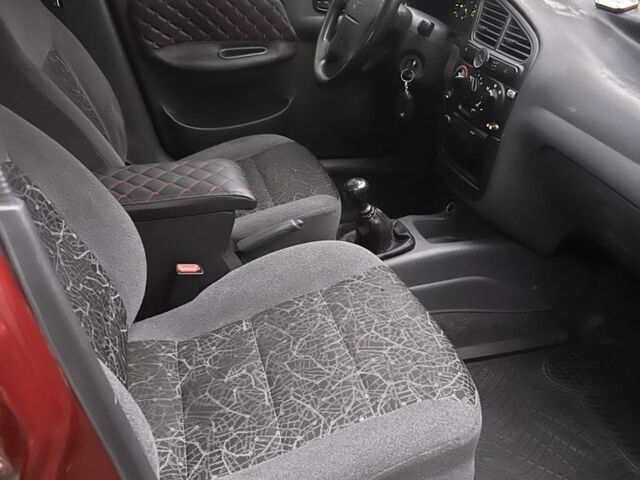 Красный Дэу Сенс, объемом двигателя 1.6 л и пробегом 252 тыс. км за 2499 $, фото 9 на Automoto.ua