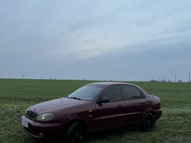 Красный Дэу Сенс, объемом двигателя 1.5 л и пробегом 320 тыс. км за 2200 $, фото 1 на Automoto.ua