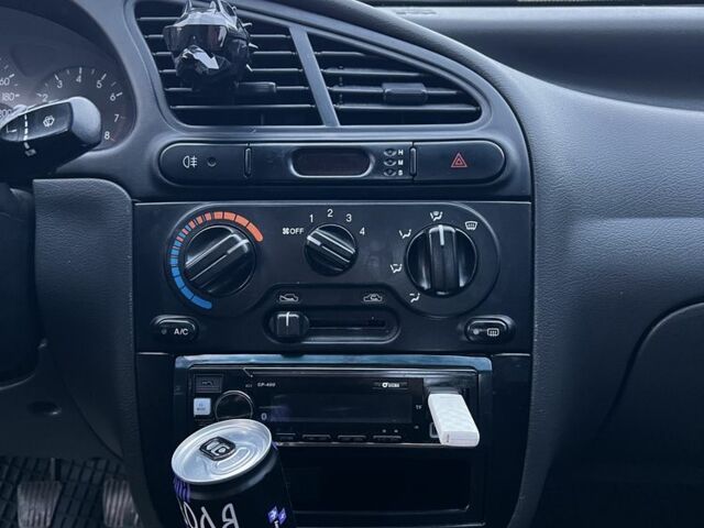 Красный Дэу Сенс, объемом двигателя 1.5 л и пробегом 320 тыс. км за 2200 $, фото 4 на Automoto.ua