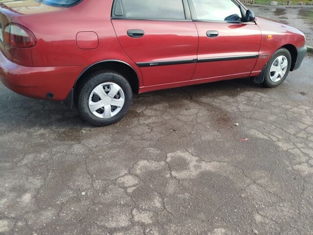 Красный Дэу Сенс, объемом двигателя 1.5 л и пробегом 216 тыс. км за 2500 $, фото 1 на Automoto.ua