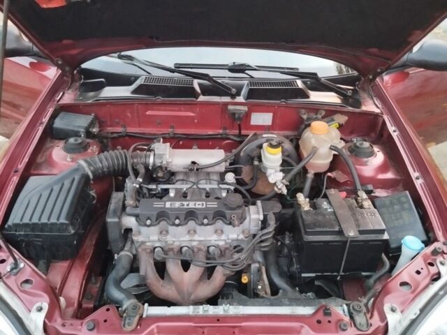 Деу Сенс 2005 у Одесі на Automoto.ua Червоний Деу Сенс, об'ємом двигуна 1.5 л та пробігом 257 тис. км за 2000 $, фото 13 на Automoto.ua