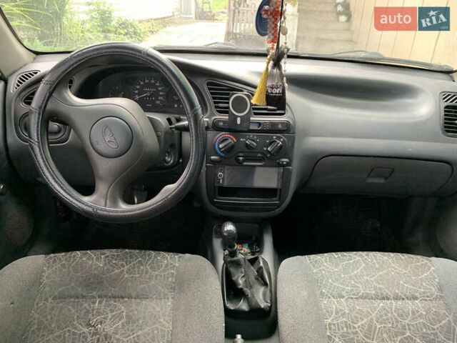 Красный Дэу Сенс, объемом двигателя 1.3 л и пробегом 255 тыс. км за 1650 $, фото 5 на Automoto.ua