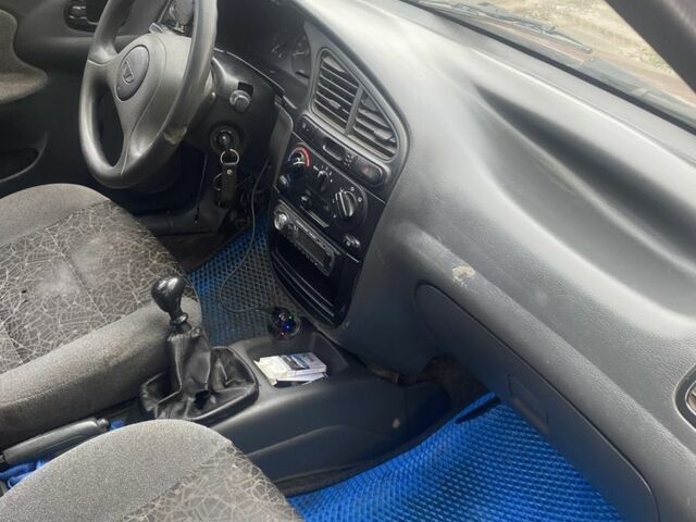 Красный Дэу Сенс, объемом двигателя 1.3 л и пробегом 200 тыс. км за 800 $, фото 2 на Automoto.ua