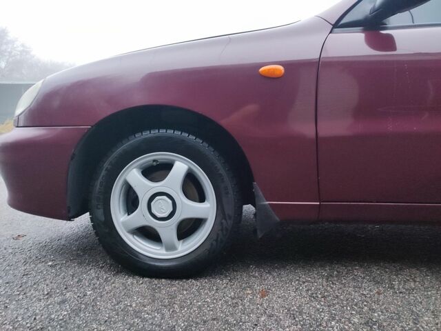 Червоний Деу Сенс, об'ємом двигуна 1.6 л та пробігом 244 тис. км за 2850 $, фото 1 на Automoto.ua