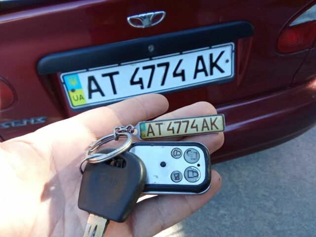 Красный Дэу Сенс, объемом двигателя 1.3 л и пробегом 286 тыс. км за 1750 $, фото 3 на Automoto.ua