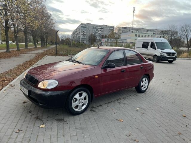 Красный Дэу Сенс, объемом двигателя 1.5 л и пробегом 250 тыс. км за 1100 $, фото 1 на Automoto.ua