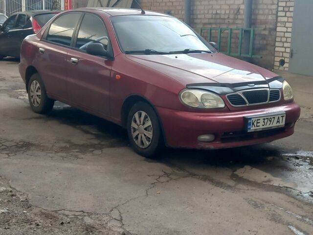 Дэу Сенс 2005 в Кривом Роге на Automoto.ua Красный Дэу Сенс, объемом двигателя 1.5 л и пробегом 250 тыс. км за 2000 $, фото 1 на Automoto.ua