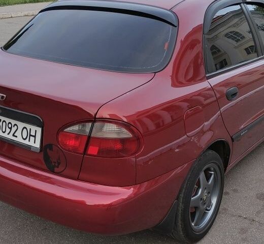 Красный Дэу Сенс, объемом двигателя 1.5 л и пробегом 300 тыс. км за 3500 $, фото 3 на Automoto.ua