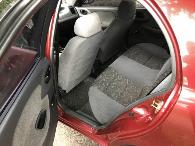 Красный Дэу Сенс, объемом двигателя 1.3 л и пробегом 330 тыс. км за 1400 $, фото 7 на Automoto.ua