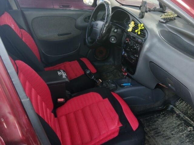 Красный Дэу Сенс, объемом двигателя 1.3 л и пробегом 195 тыс. км за 2000 $, фото 3 на Automoto.ua