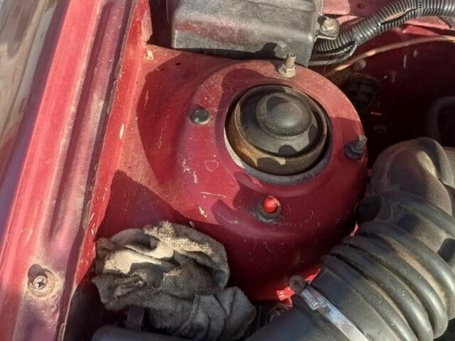 Красный Дэу Сенс, объемом двигателя 1.3 л и пробегом 200 тыс. км за 1450 $, фото 6 на Automoto.ua